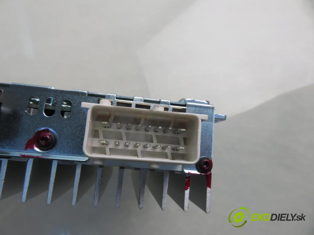 CITROEN C5 III (RD_) SEDAN 2008 155,00 3.0 V6 211 - XFV (ES9A) 2946,00 Zosilňovač 9664649780 (Zosilňovač)