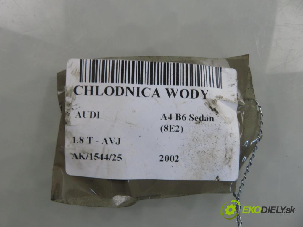 AUDI A4 (8E2, B6) SEDAN 2002 110,00 1.8 T - AVJ 1781,00 chladič vody 