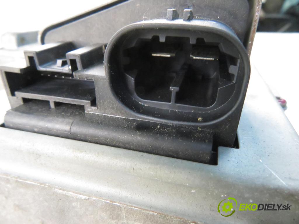 RENAULT MEGANE II (BM0/1_, CM0/1_) HB 2003 72,00 1.4 16V (BM0B, CM0B) - K4J 730 1390,00 serv/podporovanie elektrické 8200246631B ; 50300374