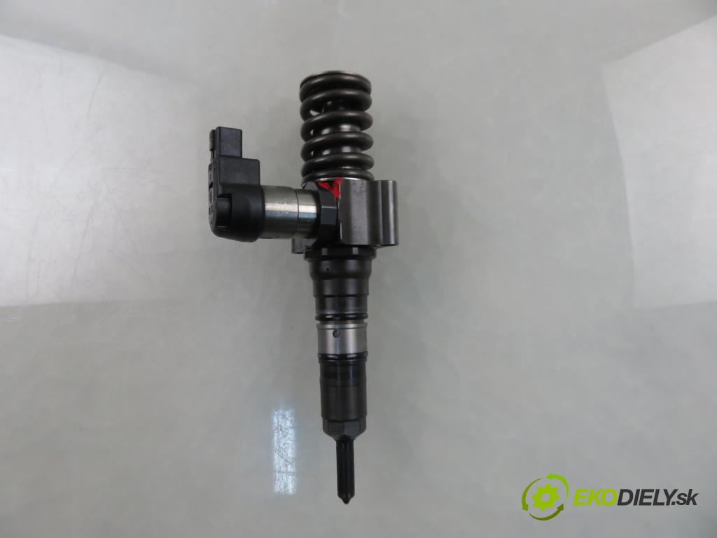 VW PASSAT B6 (3C2) SEDAN 2006 88,00 2.0 TDI - BWV 1968,00 Vstrekovač 03G130073S (Vstrekovač paliva)