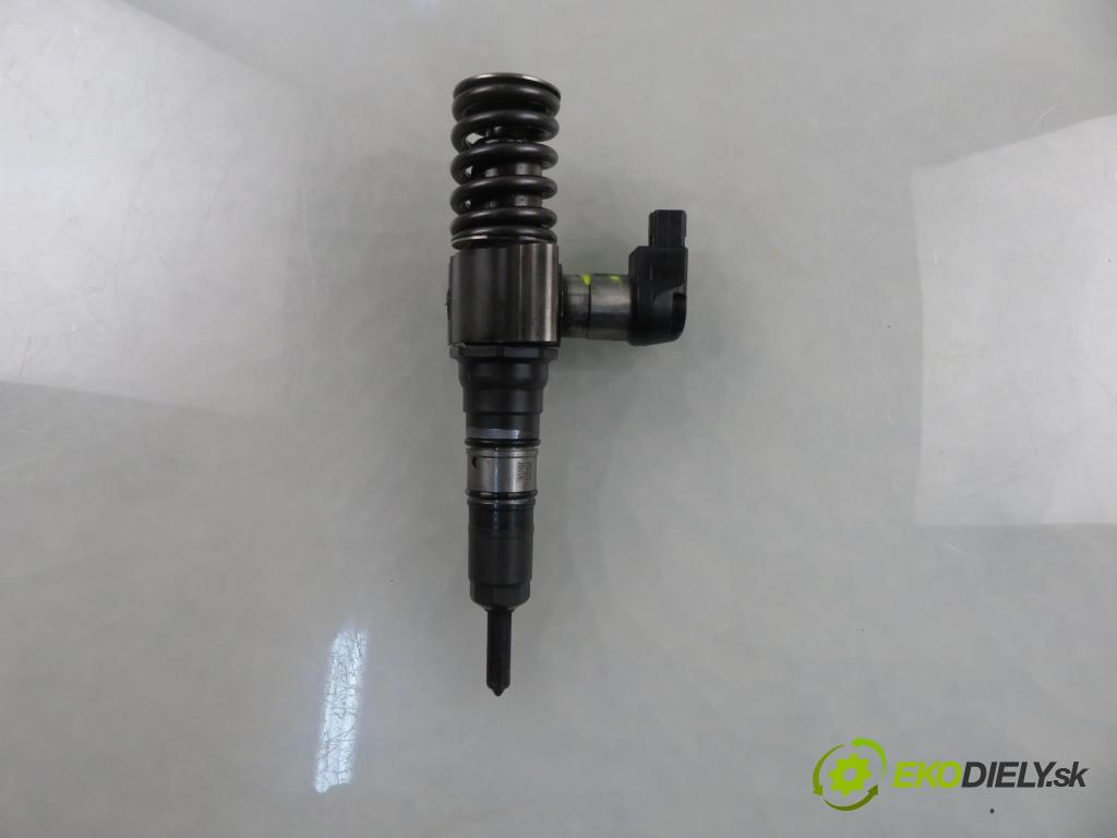 VW TOURAN (1T1, 1T2) MINIVAN 2007 125,00 2.0 TDI - BMN 1968,00 Vstrekovač 03G130073T (Vstrekovač paliva)