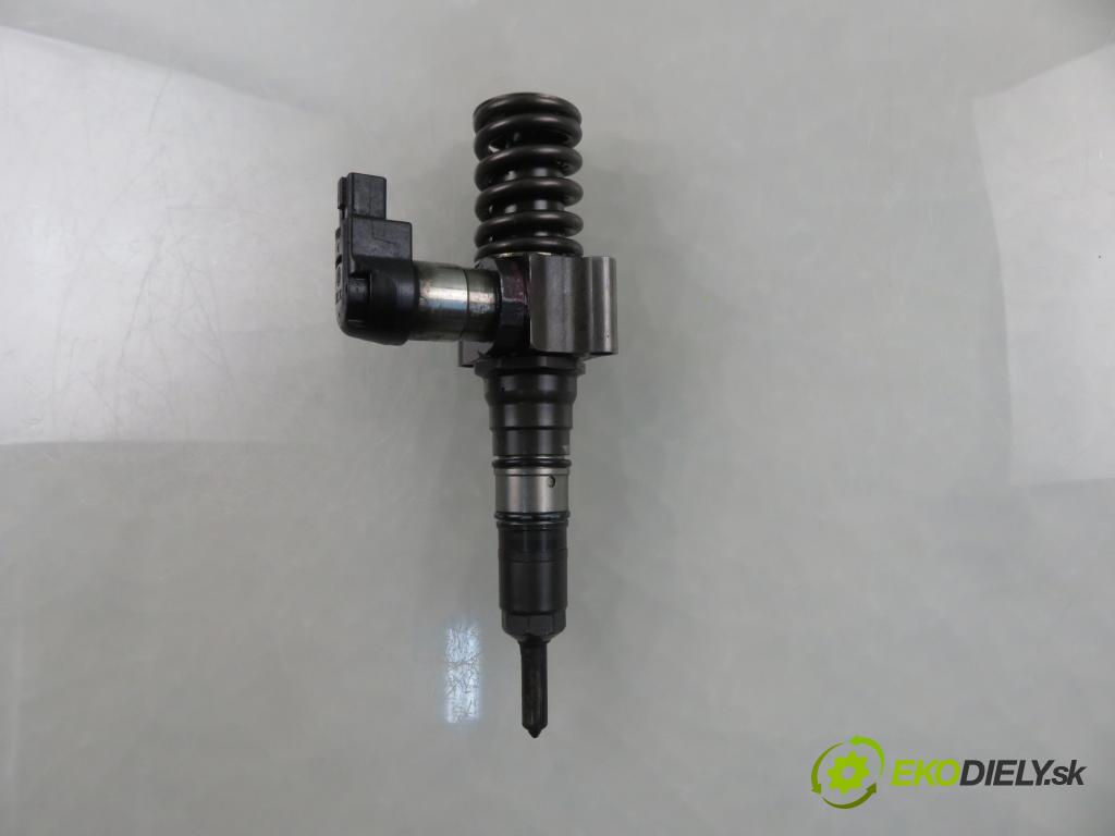 VW TOURAN (1T1, 1T2) MINIVAN 2007 125,00 2.0 TDI - BMN 1968,00 Vstrekovač 03G130073T (Vstrekovač paliva)