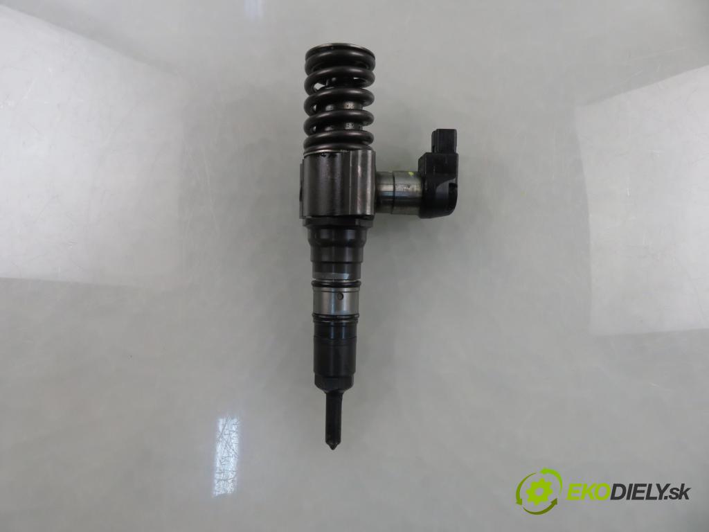 VW TOURAN (1T1, 1T2) MINIVAN 2007 125,00 2.0 TDI - BMN 1968,00 Vstrekovač 03G130073T (Vstrekovač paliva)