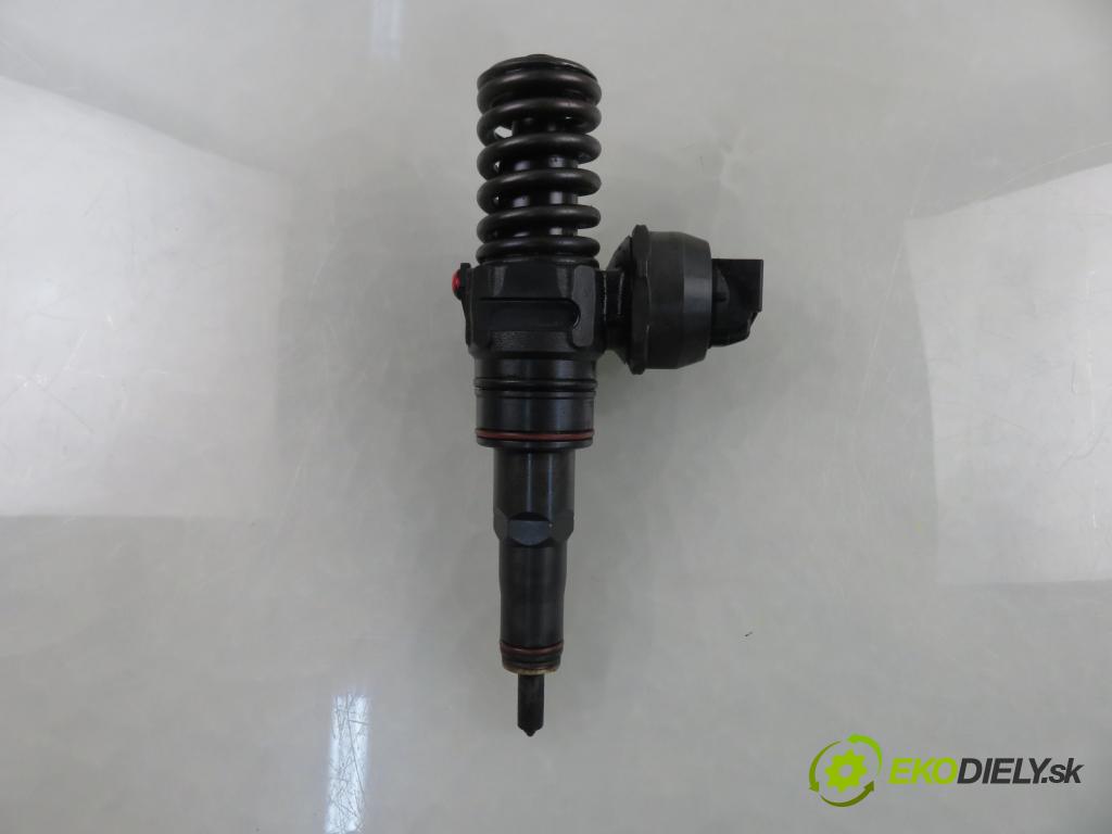 AUDI A4 (8E2, B6) SEDAN 2002 74,00 1.9 TDI PD 101 - AVB 1896,00 Vstrekovač 038130073AJ ; 0414720037 (Vstrekovač paliva)