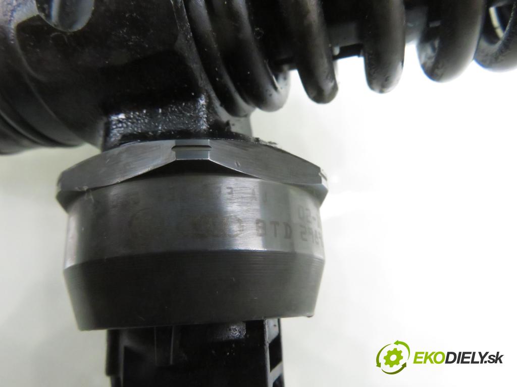 AUDI A4 (8E2, B6) SEDAN 2002 74,00 1.9 TDI PD 101 - AVB 1896,00 Vstrekovač 038130073AJ ; 0414720037 (Vstrekovač paliva)