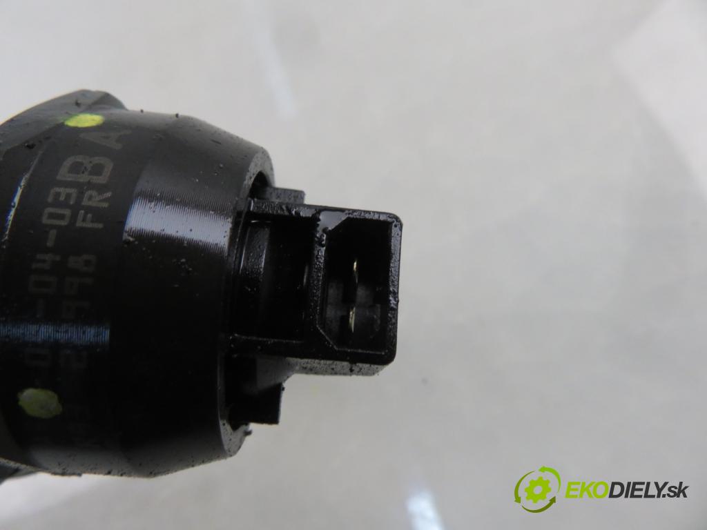 VW TOURAN (1T1, 1T2) MINIVAN 2004 74,00 1.9 TDI PD 100 - AVQ 1896,00 vstříkovač 038130073AG ; 0414720215 (Vstřikovač paliva)