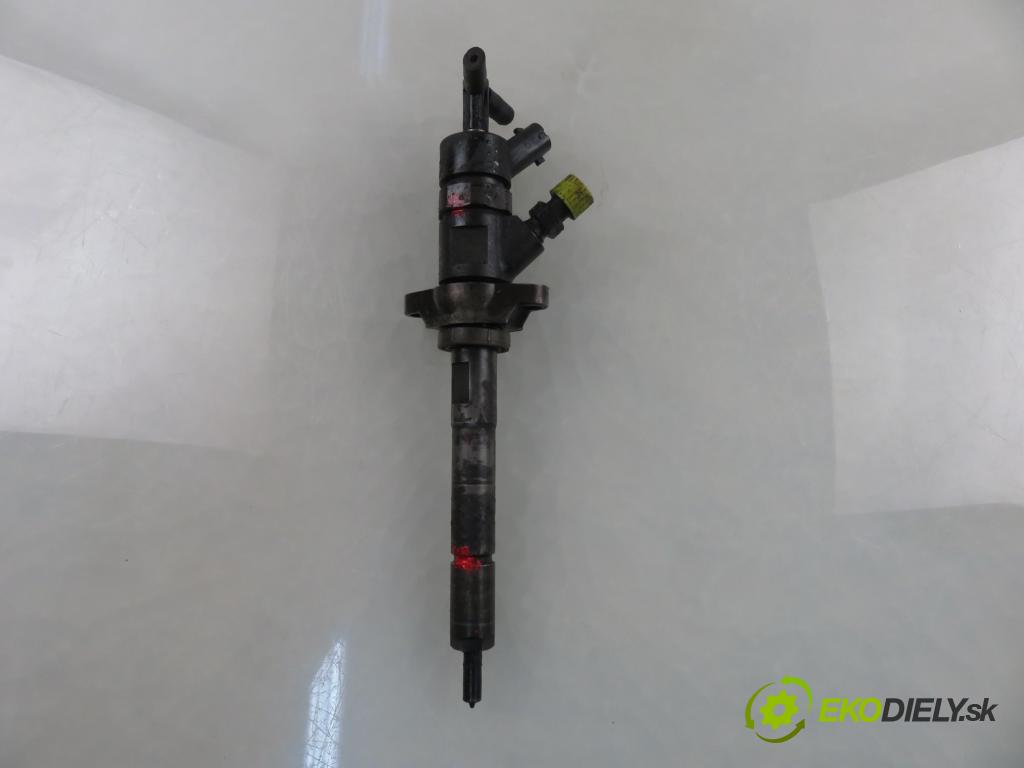 FORD FOCUS II (DA_, HCP) KOMBI 2006 80,00 1.6 TDCi - G8DB 1560,00 vstrekovač 0445110259 (Vstrekovač paliva)