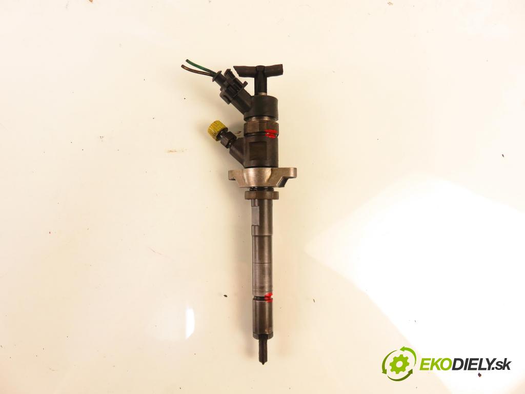 FORD FOCUS II (DA_, HCP) KOMBI 2006 80,00 1.6 TDCi - G8DB 1560,00 vstrekovač 0445110259 (Vstrekovač paliva)