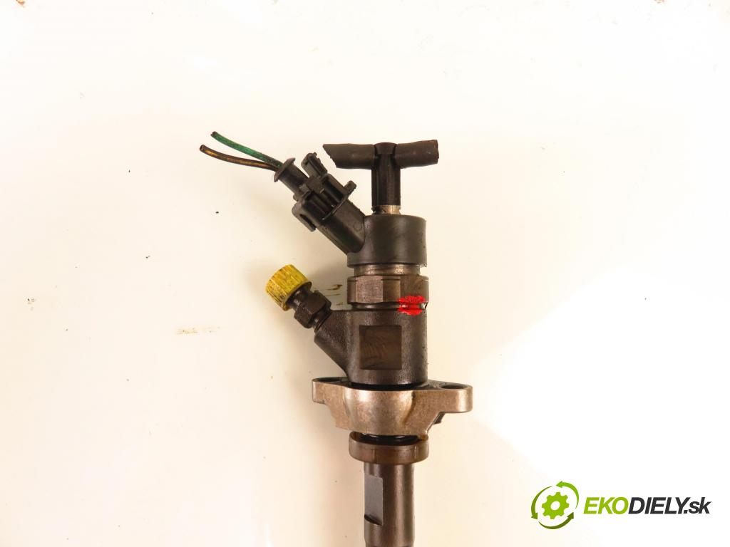 FORD FOCUS II (DA_, HCP) KOMBI 2006 80,00 1.6 TDCi - G8DB 1560,00 vstrekovač 0445110259 (Vstrekovač paliva)