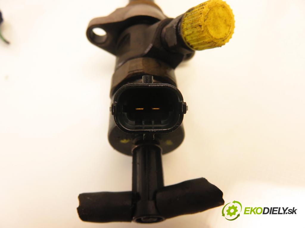 FORD FOCUS II (DA_, HCP) KOMBI 2006 80,00 1.6 TDCi - G8DB 1560,00 vstrekovač 0445110259 (Vstrekovač paliva)