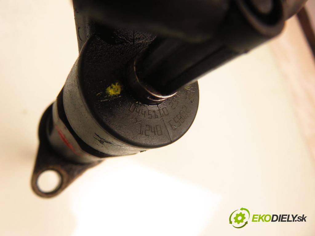 FORD FOCUS II (DA_, HCP) KOMBI 2006 80,00 1.6 TDCi - G8DB 1560,00 vstrekovač 0445110259 (Vstrekovač paliva)