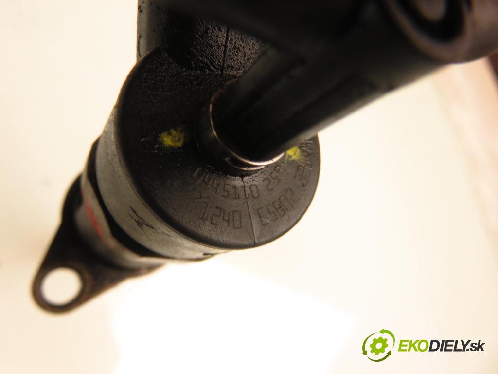 FORD FOCUS II (DA_, HCP) KOMBI 2006 80,00 1.6 TDCi - G8DB 1560,00 vstrekovač 0445110259 (Vstrekovač paliva)