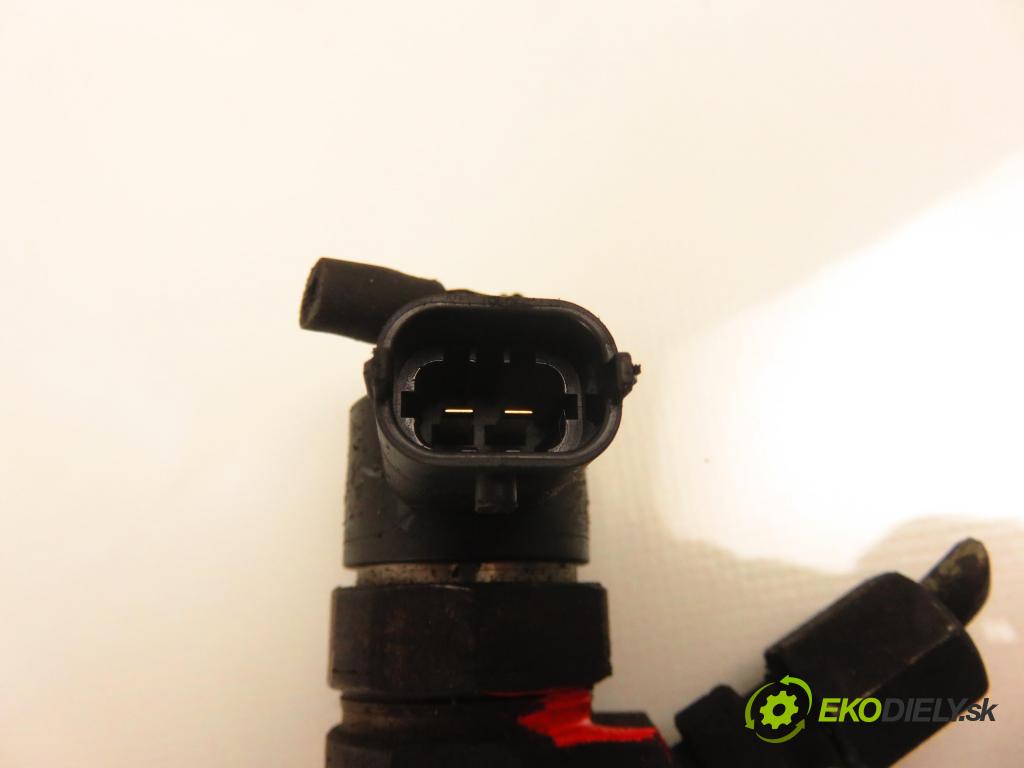 FIAT STILO Multi Wagon (192_) KOMBI 2004 103,00 1.9 JTD 16V 140 - 192 A5.000 1910,00 vstřikovač 0445110111 (Vstřikovač paliva)