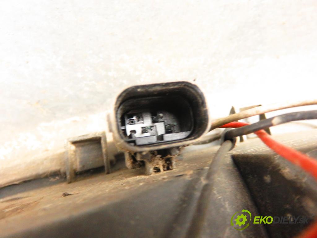 OPEL VIVARO A Skrzynia (X83) FURGON 2003 60,00 1.9 DI 80 - F9Q 762 1870,00 nárazníka pravé zadné 91166147 ; 7700313232