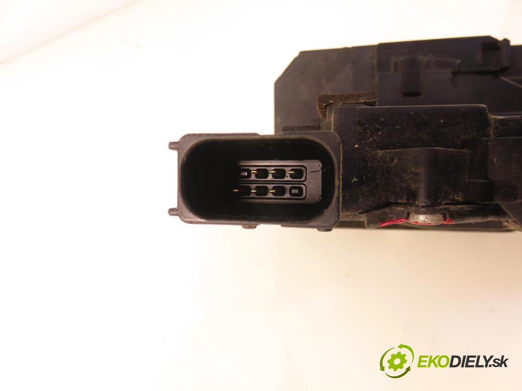 FIAT GRANDE PUNTO (199_) HB 2008 57,00 1.4 - 350 A1.000 1368,00 zámok 51797569