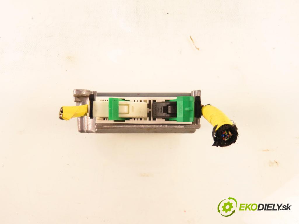 FIAT GRANDE PUNTO (199_) HB 2008 57,00 1.4 - 350 A1.000 1368,00 MODUL air BAG 51838066 ; 5WK44147