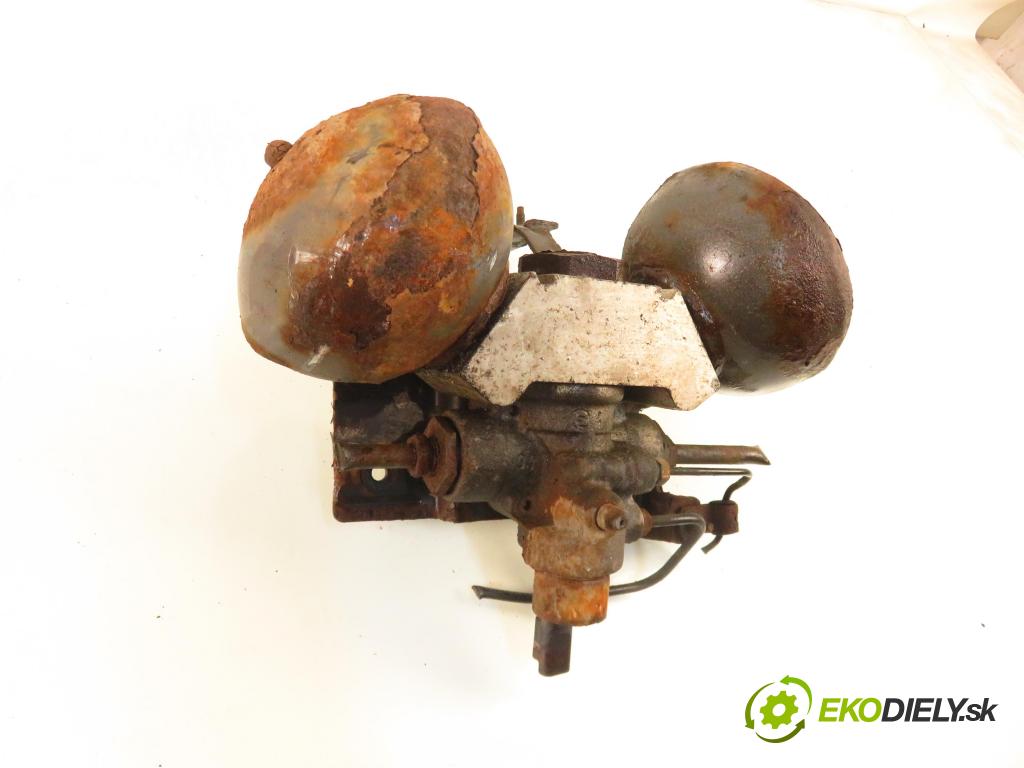 CITROEN C5 III (RD_) SEDAN 2008 155,00 3.0 V6 211 - XFV (ES9A) 2946,00 Rozdeľovač hydraulický  (Rozdeľovač)