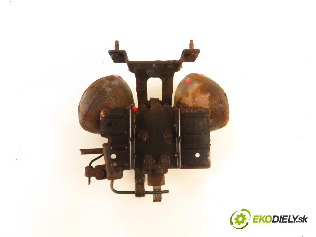 CITROEN C5 III (RD_) SEDAN 2008 155,00 3.0 V6 211 - XFV (ES9A) 2946,00 Rozdeľovač hydraulický  (Rozdeľovač)