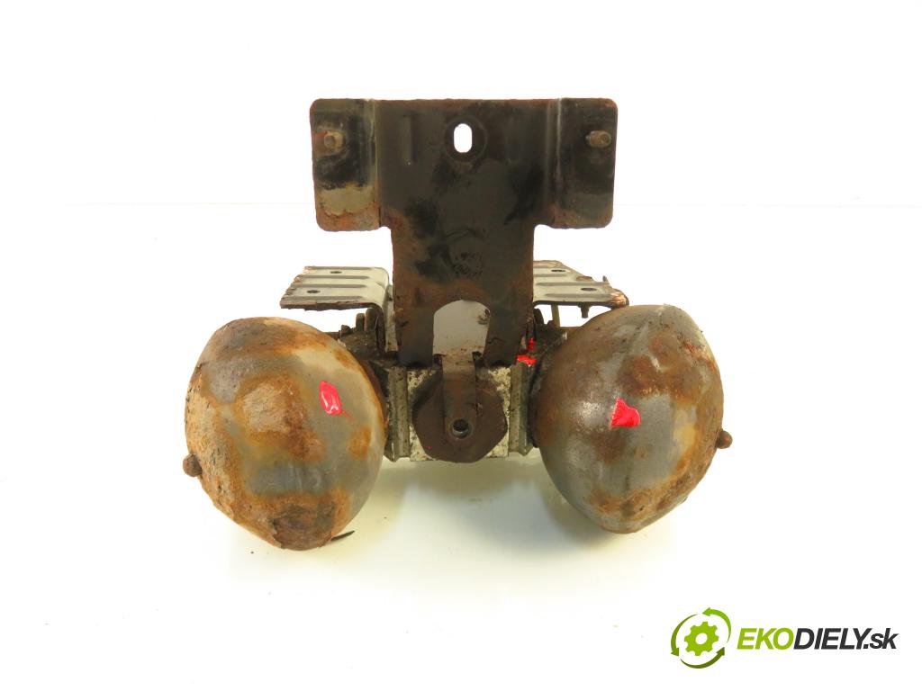 CITROEN C5 III (RD_) SEDAN 2008 155,00 3.0 V6 211 - XFV (ES9A) 2946,00 Rozdeľovač hydraulický  (Rozdeľovač)