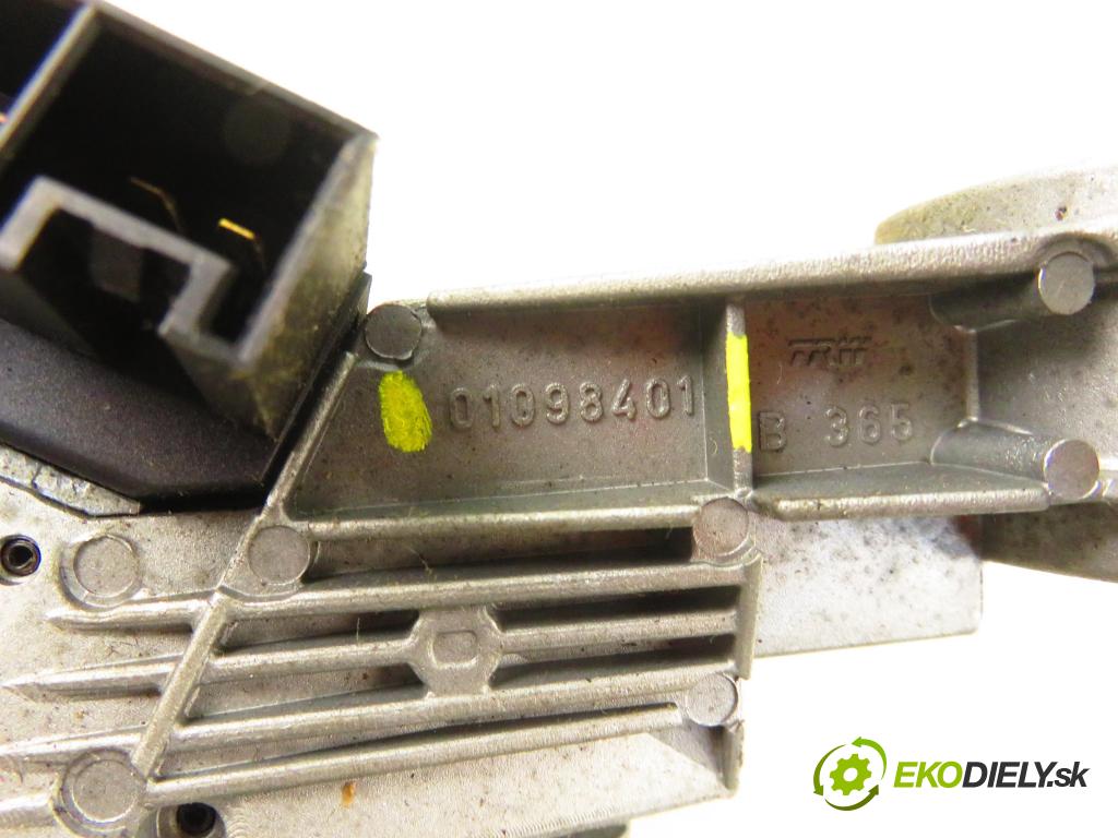 FIAT GRANDE PUNTO (199_) HB 2008 57,00 1.4 - 350 A1.000 1368,00 spinačka 51813197 ; 010198401 (Spínacia skrinka)