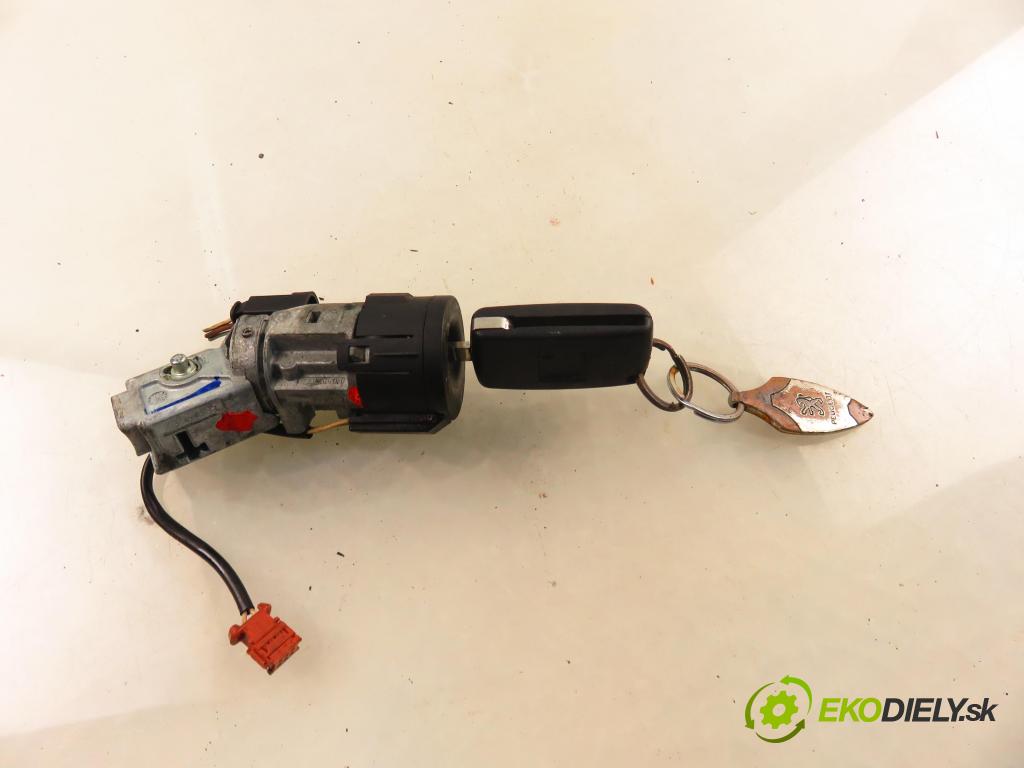 PEUGEOT 407 (6D_) SEDAN 2005 100,00 2.0 HDi 135 - RHR 1997,00 spinačka 9648445180 (Spínacia skrinka)