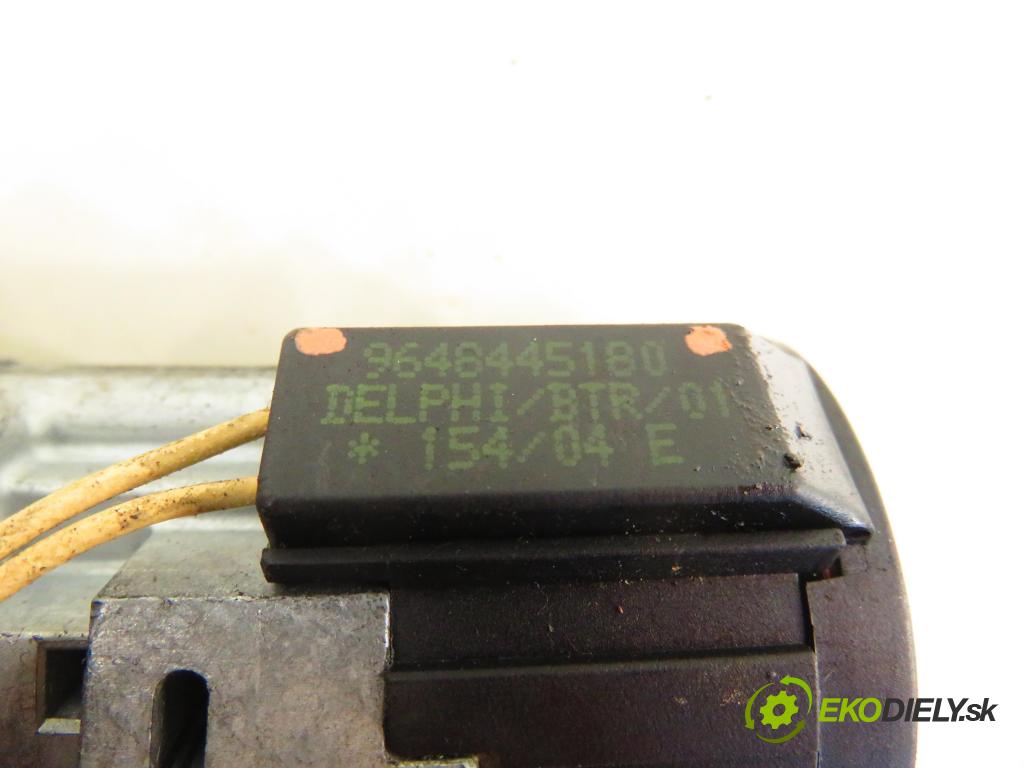 PEUGEOT 407 (6D_) SEDAN 2005 100,00 2.0 HDi 135 - RHR 1997,00 spinačka 9648445180 (Spínacia skrinka)