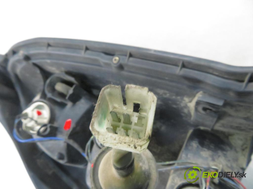 SUZUKI ALTO (FF) HB 2004 46,00 1.1 (RF410) - F10D 1061,00 Svetlo ľavé zadné 