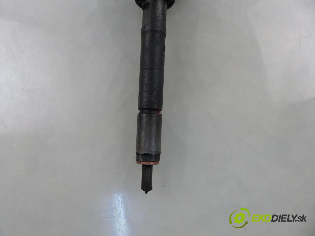 PEUGEOT 407 (6D_) SEDAN 2008 80,00 1.6 HDi 110 - 9HZ (DV6TED4) 1560,00 vstrekovač 0445110297 (Vstrekovač paliva)