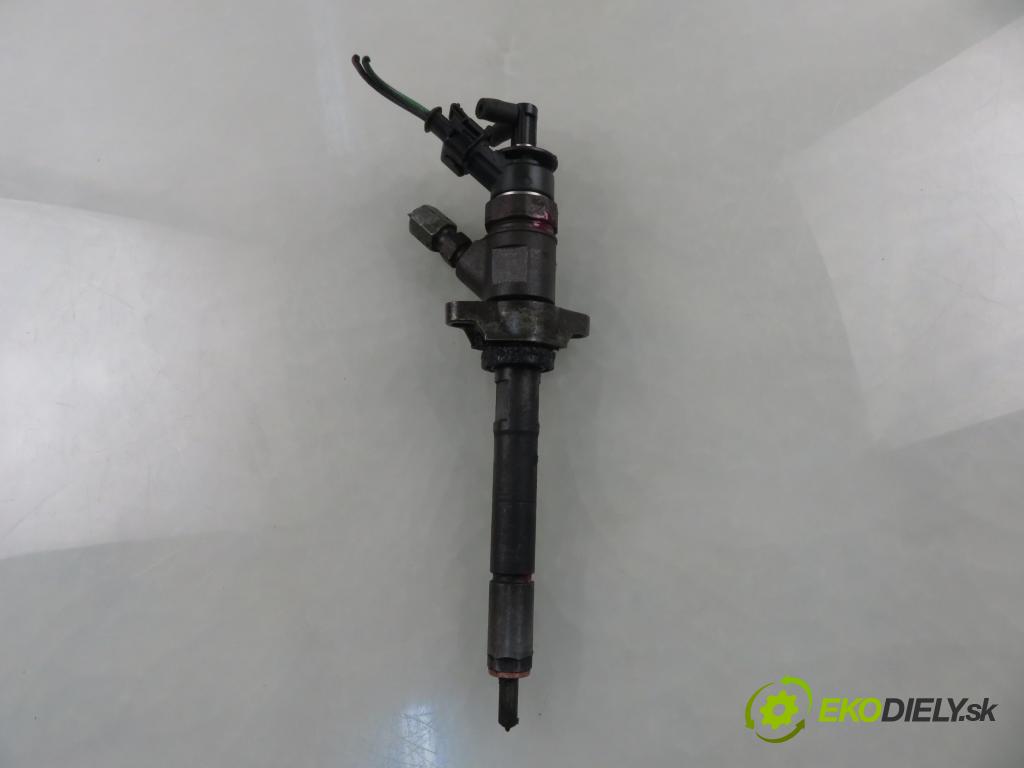 PEUGEOT 407 (6D_) SEDAN 2008 80,00 1.6 HDi 110 - 9HZ (DV6TED4) 1560,00 vstrekovač 0445110297 (Vstrekovač paliva)