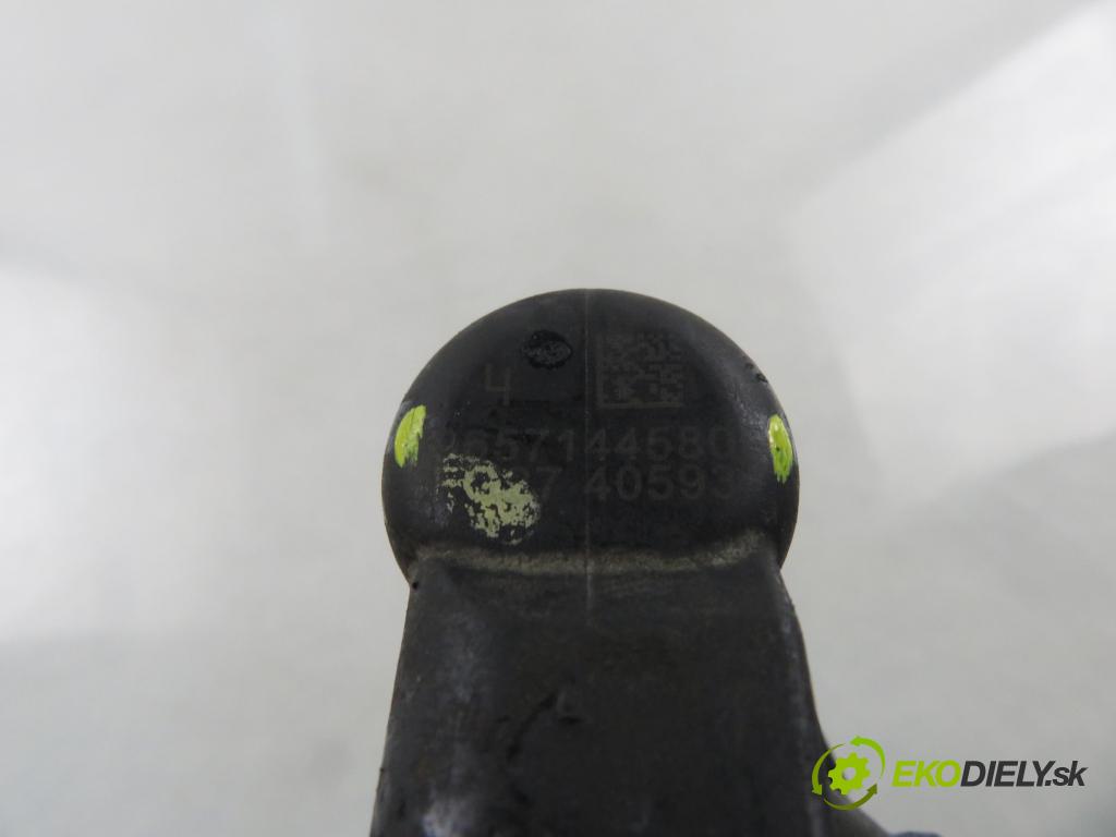 CITROEN C5 II (RC_) LIFTBACK 2006 100,00 2.0 HDi 136 - RHR (DW10BTED4) 1997,00 vstrekovač 9657144580 (Vstrekovač paliva)