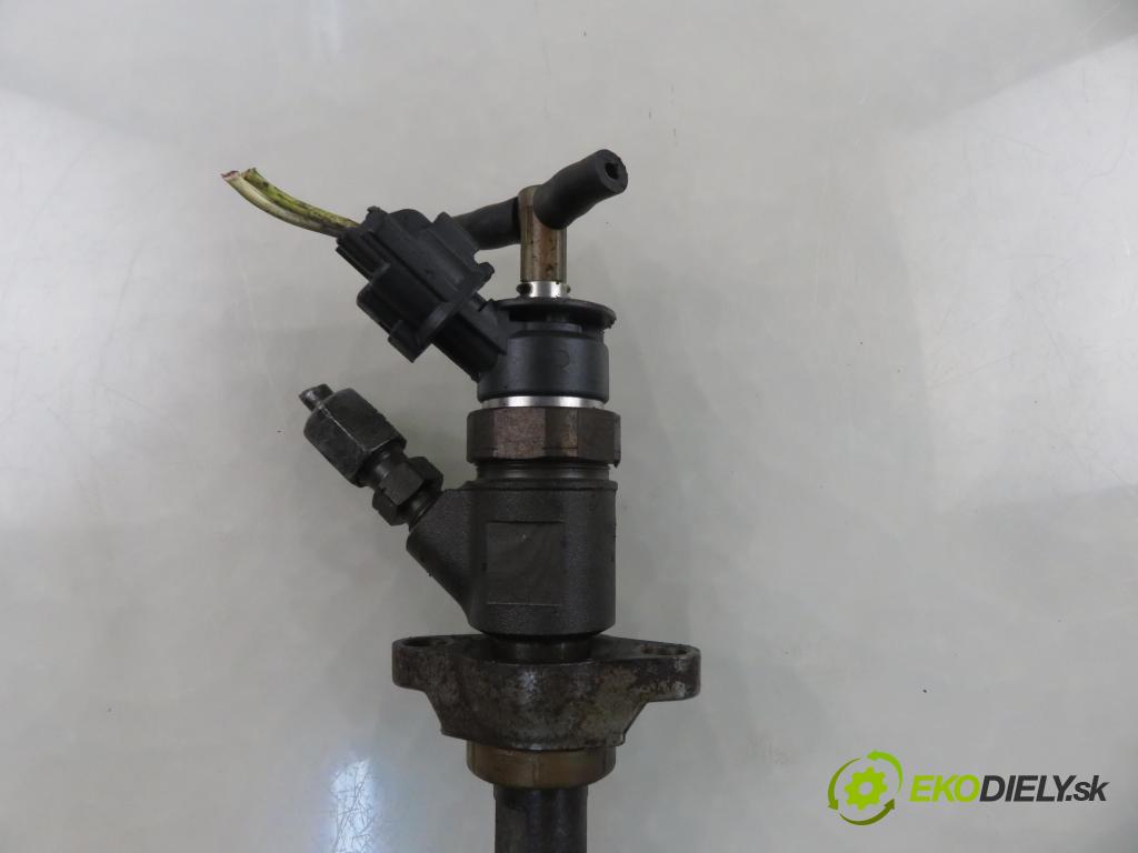 PEUGEOT 407 (6D_) SEDAN 2008 80,00 1.6 HDi 110 - 9HZ (DV6TED4) 1560,00 vstrekovač 0445110297 (Vstrekovač paliva)