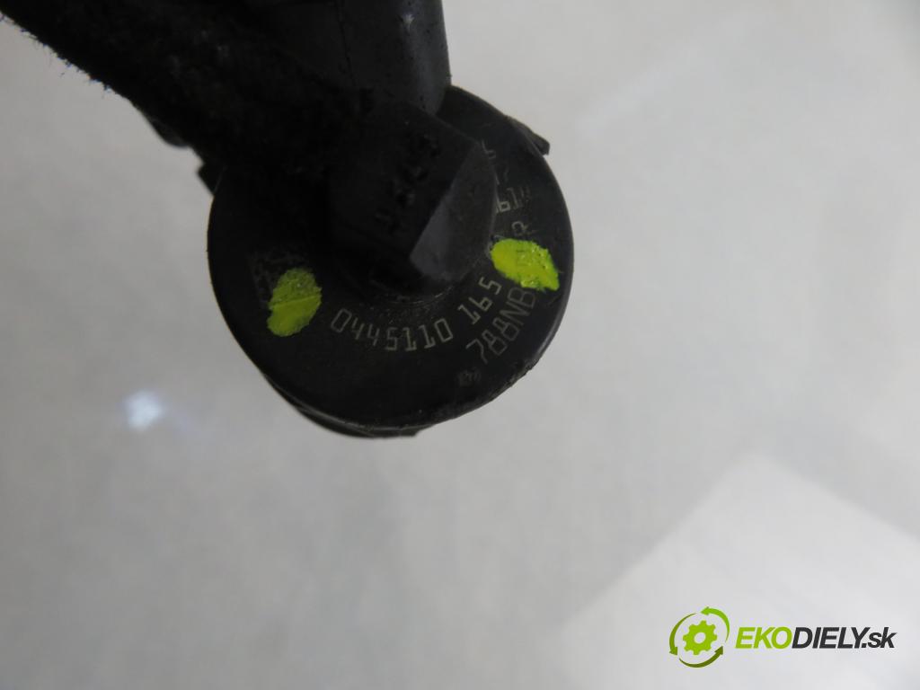 OPEL VECTRA C Kombi (Z02) KOMBI 2005 88,00 1.9 CDTI - Z 19 DT 1910,00 vstrekovač 0445110165 (Vstrekovač paliva)