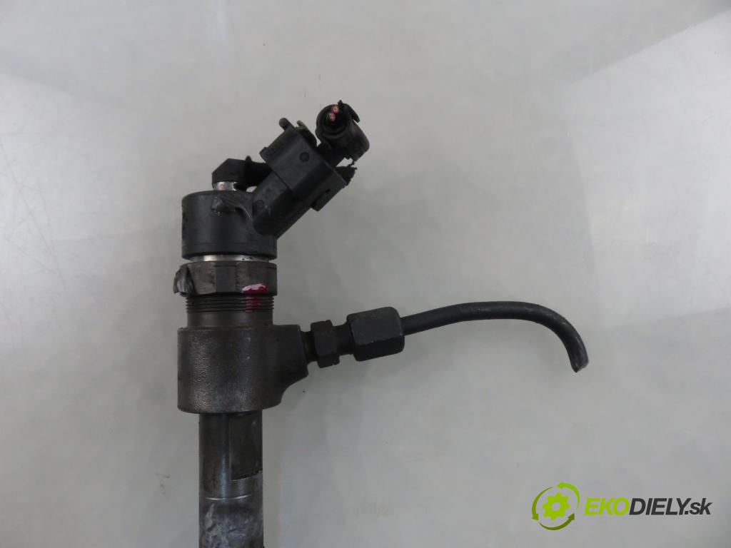 OPEL VECTRA C Kombi (Z02) KOMBI 2005 88,00 1.9 CDTI - Z 19 DT 1910,00 vstrekovač 0445110165 (Vstrekovač paliva)