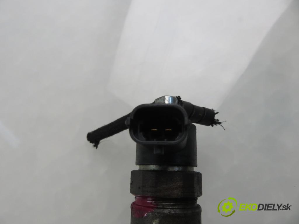 HYUNDAI i30 Kombi (FD) KOMBI 2010 85,00 1.6 CRDi 116 - D4FB 1582,00 vstrekovač 0445110320 ; 338002A900 (Vstrekovač paliva)