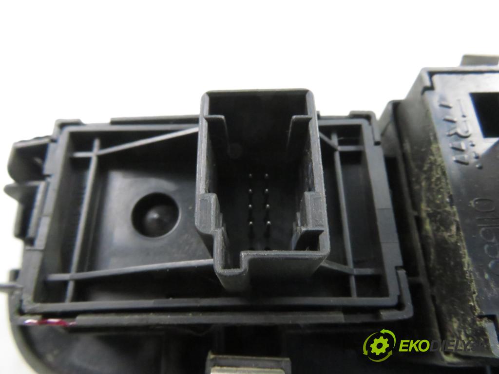 FIAT GRANDE PUNTO (199_) HB 2012 57,00 1.4 - 350 A1.000 1368,00 Panel ovládaní oken