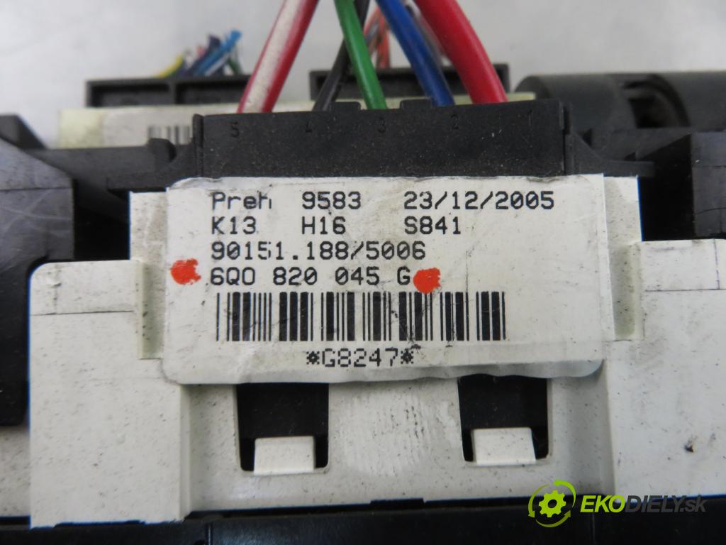 VW FOX (5Z1, 5Z3) HB 2006 55,00 1.4 - BKR 1390,00 Panel kúrenia KLIMATIZACE: 6Q0820045G