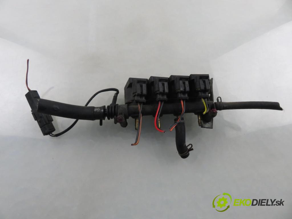 FIAT GRANDE PUNTO (199_) HB 2012 57,00 1.4 - 350 A1.000 1368,00 Lišta vstrekovacia LPG 67R010285