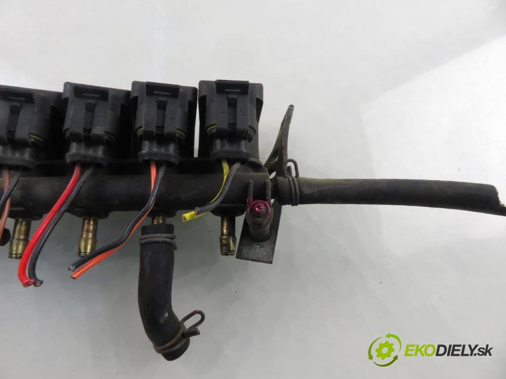 FIAT GRANDE PUNTO (199_) HB 2012 57,00 1.4 - 350 A1.000 1368,00 Lišta vstrekovacia LPG 67R010285