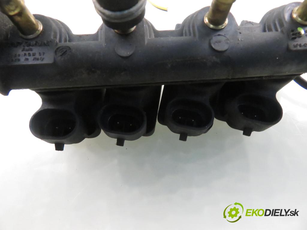 FIAT GRANDE PUNTO (199_) HB 2012 57,00 1.4 - 350 A1.000 1368,00 Lišta vstrekovacia LPG 67R010285
