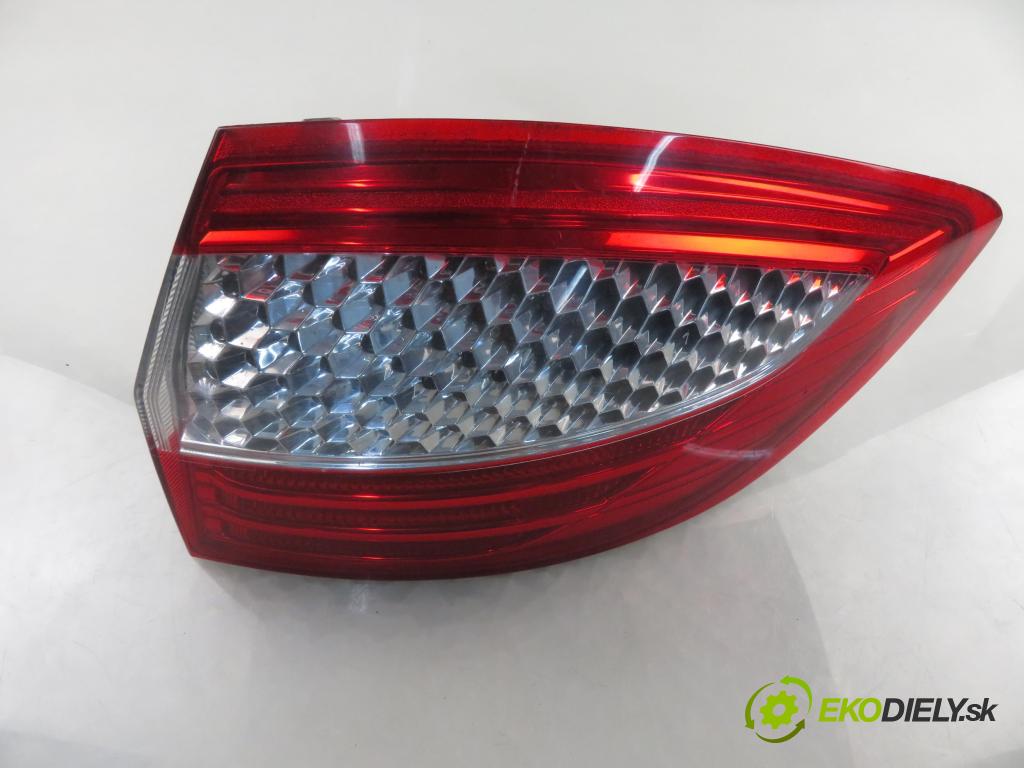 FORD MONDEO IV Turnier (BA7) KOMBI 2007 103,00 2.0 TDCi - QXBA 1997,00 Svetlo pravé zadné 7S7113404B