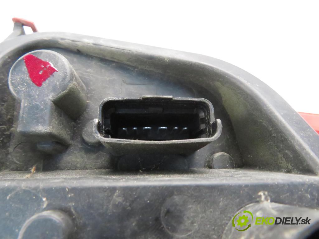 RENAULT CLIO III (BR0/1, CR0/1) HB 2006 63,00 1.5 dCi 86 - K9K 766 1461,00 Svetlo pravé zadné 89035080
