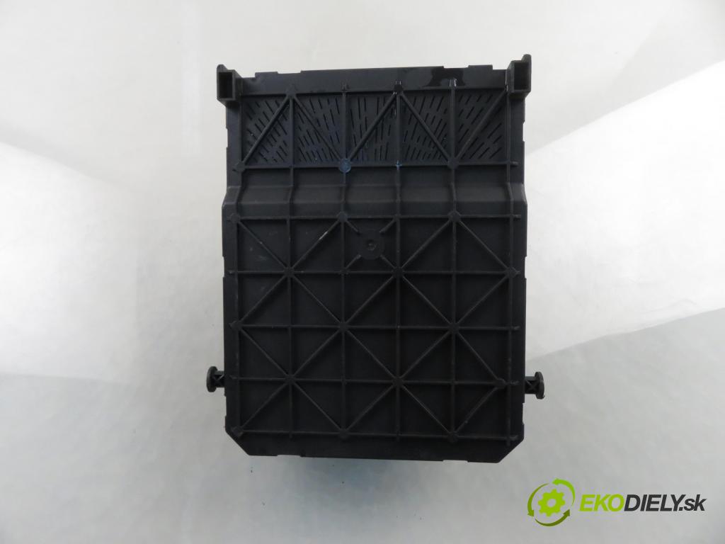 PEUGEOT 206 liftback (2A/C) HB 2006 55,00 1.4 75 - KFW 1360,00 MODUL BSI 9657999780