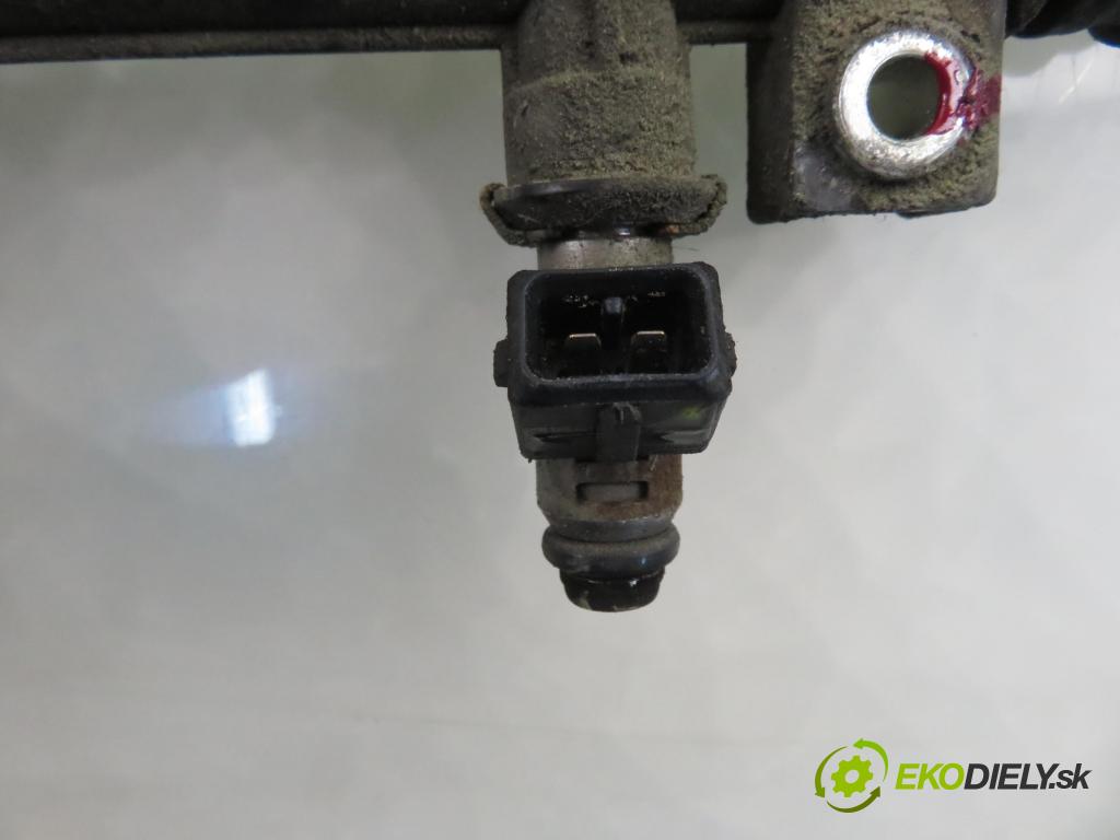 FIAT GRANDE PUNTO (199_) HB 2012 57,00 1.4 - 350 A1.000 1368,00 lišta vstřikovací  (Vstřikovací lišta)