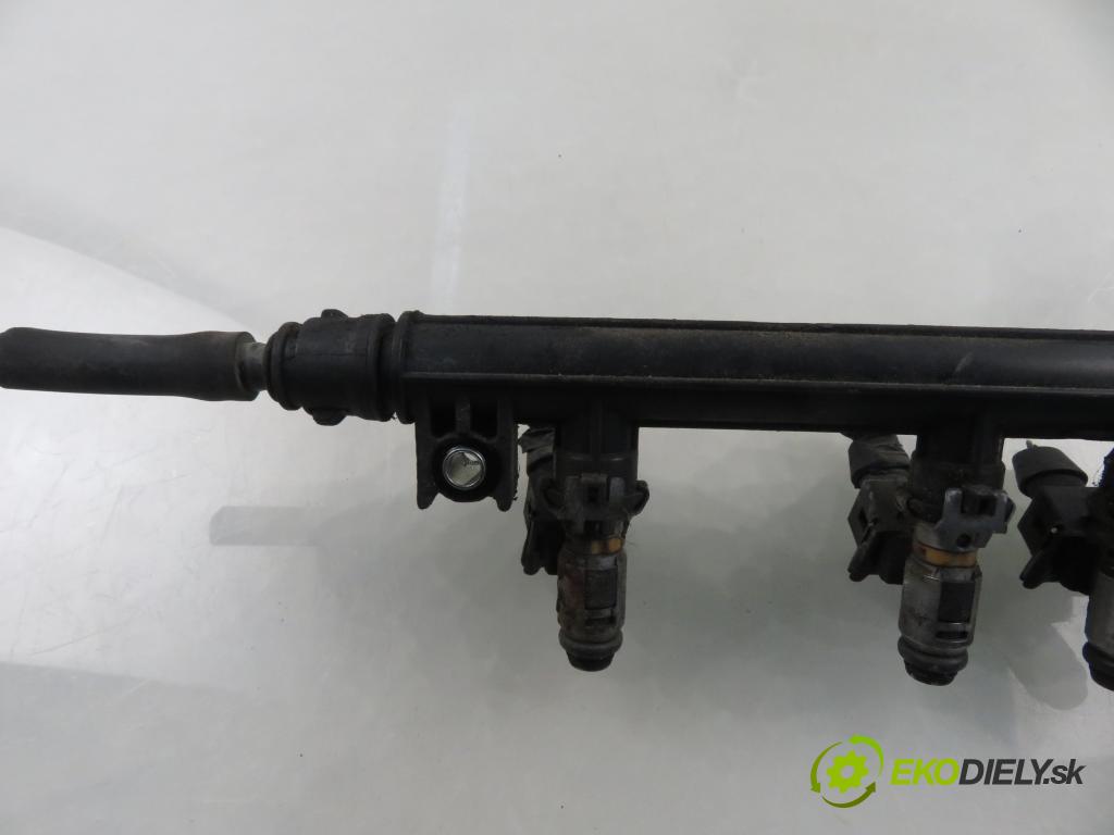 FIAT GRANDE PUNTO (199_) HB 2012 57,00 1.4 - 350 A1.000 1368,00 lišta vstřikovací  (Vstřikovací lišta)