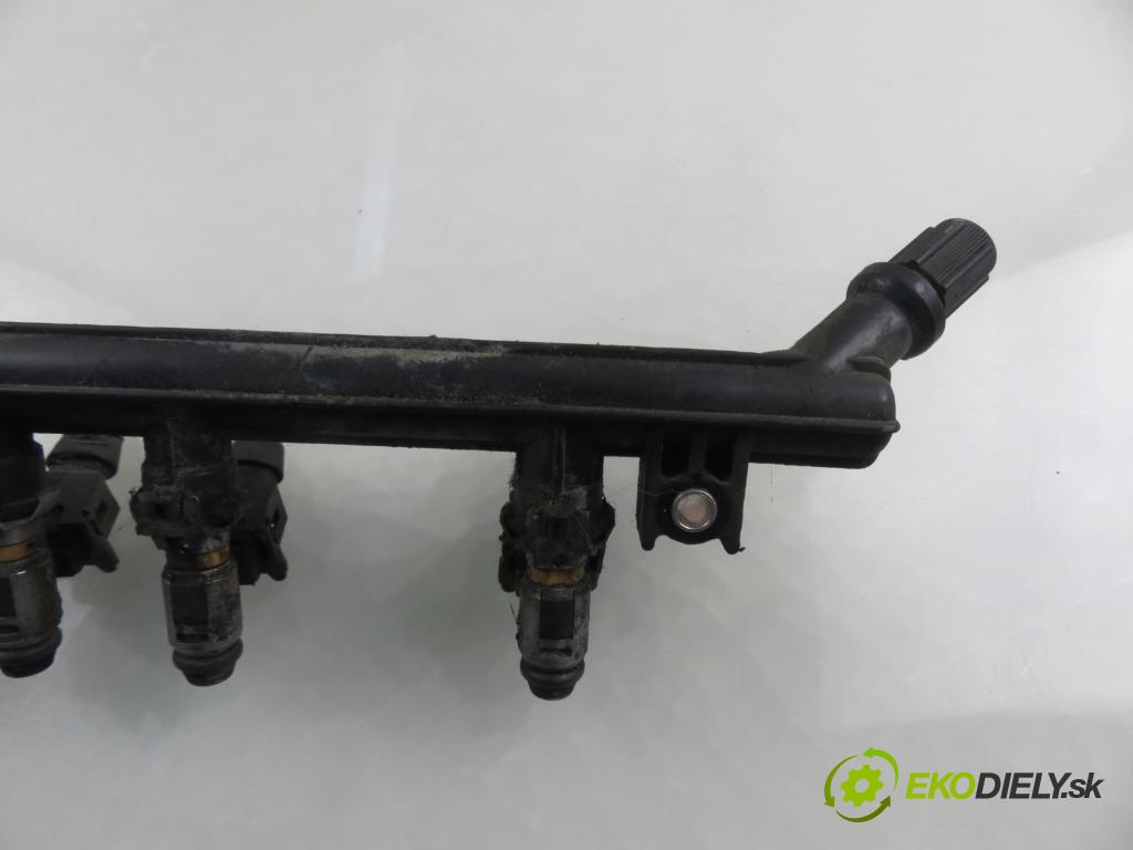 FIAT GRANDE PUNTO (199_) HB 2012 57,00 1.4 - 350 A1.000 1368,00 lišta vstřikovací  (Vstřikovací lišta)