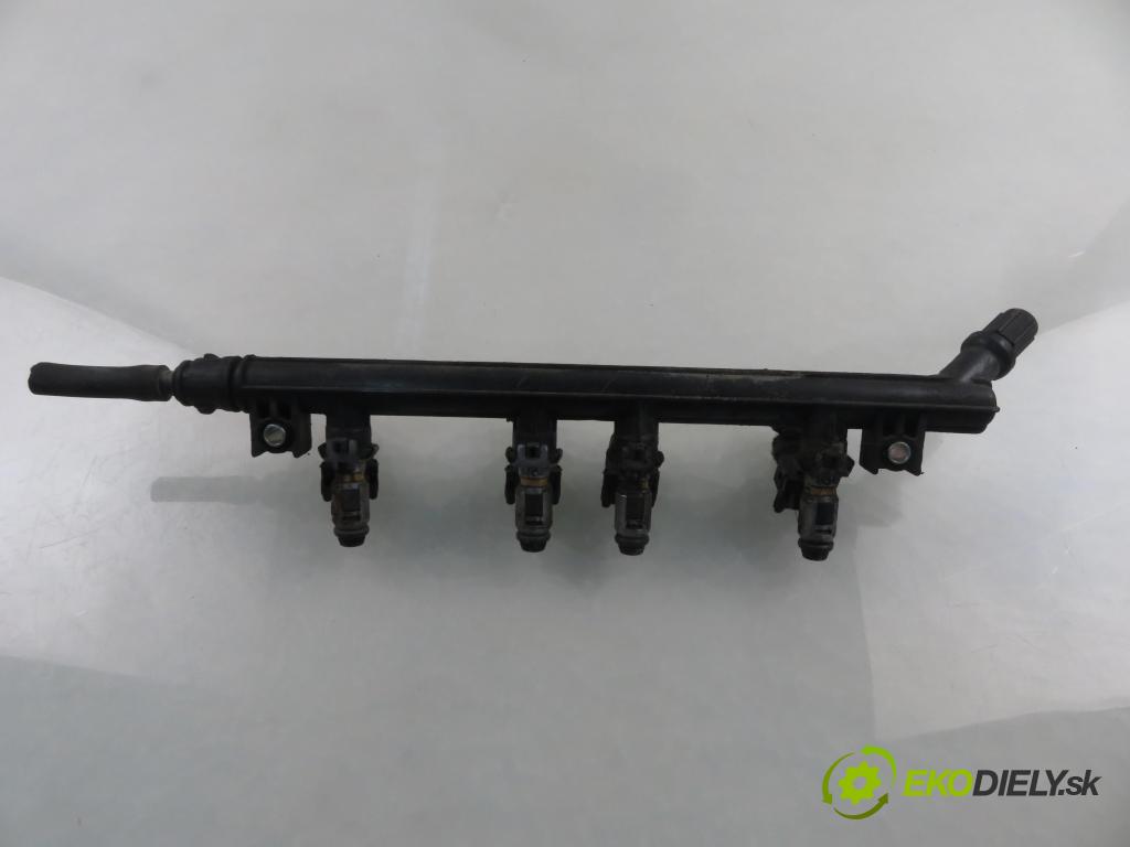 FIAT GRANDE PUNTO (199_) HB 2012 57,00 1.4 - 350 A1.000 1368,00 lišta vstřikovací  (Vstřikovací lišta)