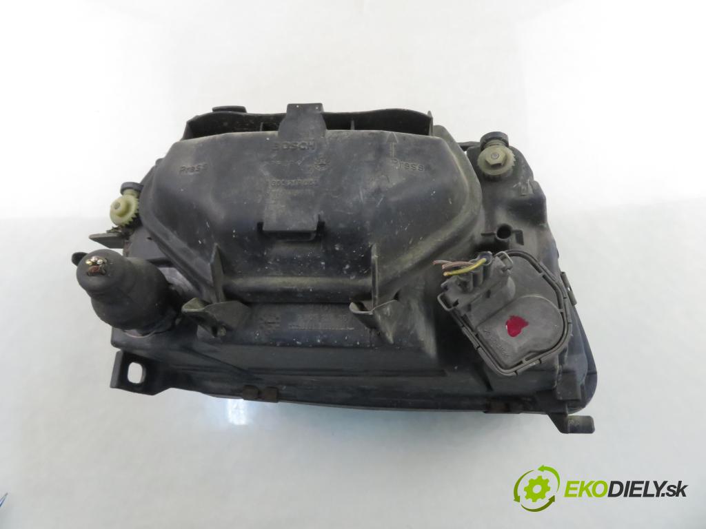 AUDI A4 (8D2, B5) SEDAN 1997 92,00 1.8 20V 125 quattro - ADR 1781,00 Svetlo LP 0301094201