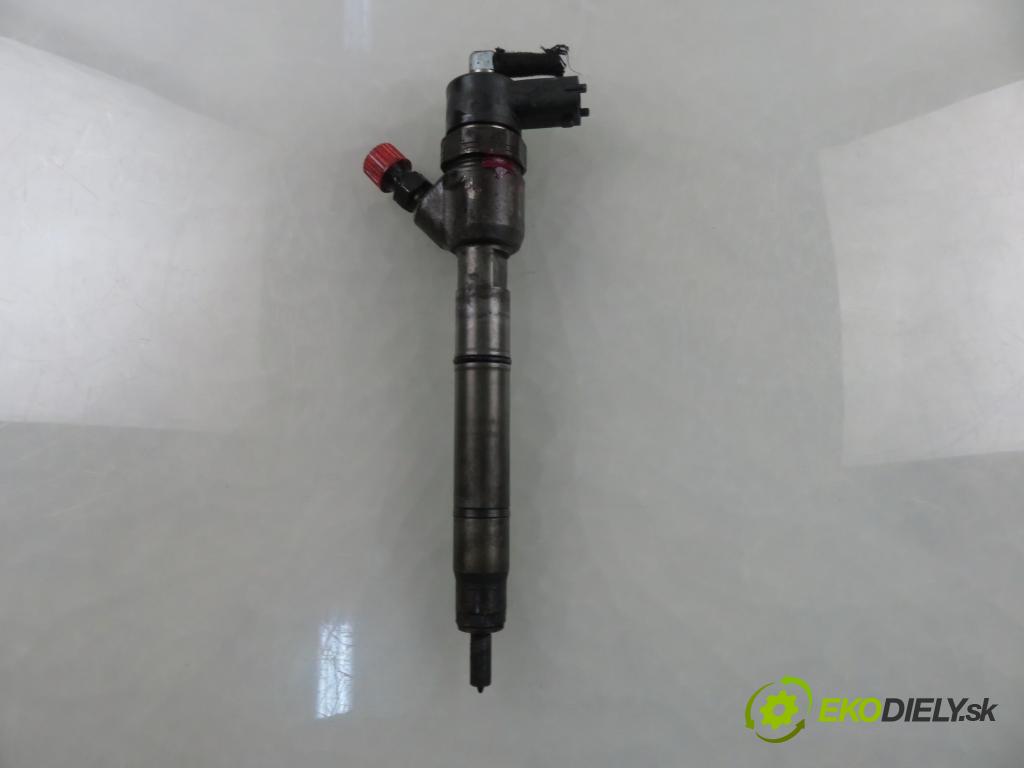 HYUNDAI i30 Kombi (FD) KOMBI 2010 85,00 1.6 CRDi 116 - D4FB 1582,00 vstrekovač 0445110320 ; 338002A900 (Vstrekovač paliva)