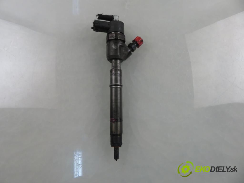 HYUNDAI i30 Kombi (FD) KOMBI 2010 85,00 1.6 CRDi 116 - D4FB 1582,00 vstrekovač 0445110320 ; 338002A900 (Vstrekovač paliva)