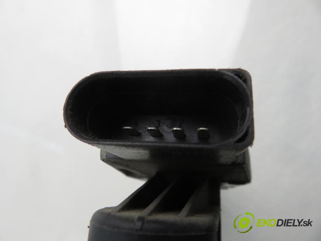 SKODA FABIA I (6Y2) HB 2001 44,00 1.4 MPi 60 - AZE 1397,00 Cievka zapaľovacia 047905104B